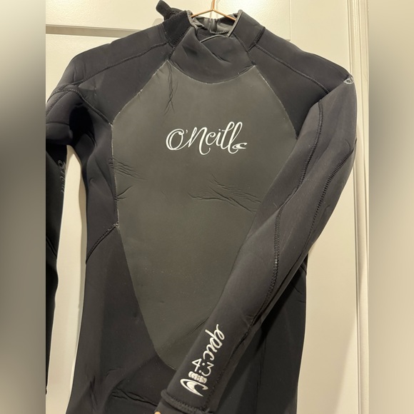 O’Neill Women’s Epic Wetsuit, full length, size 10T, 4/3 thickness. - Picture 3 of 6